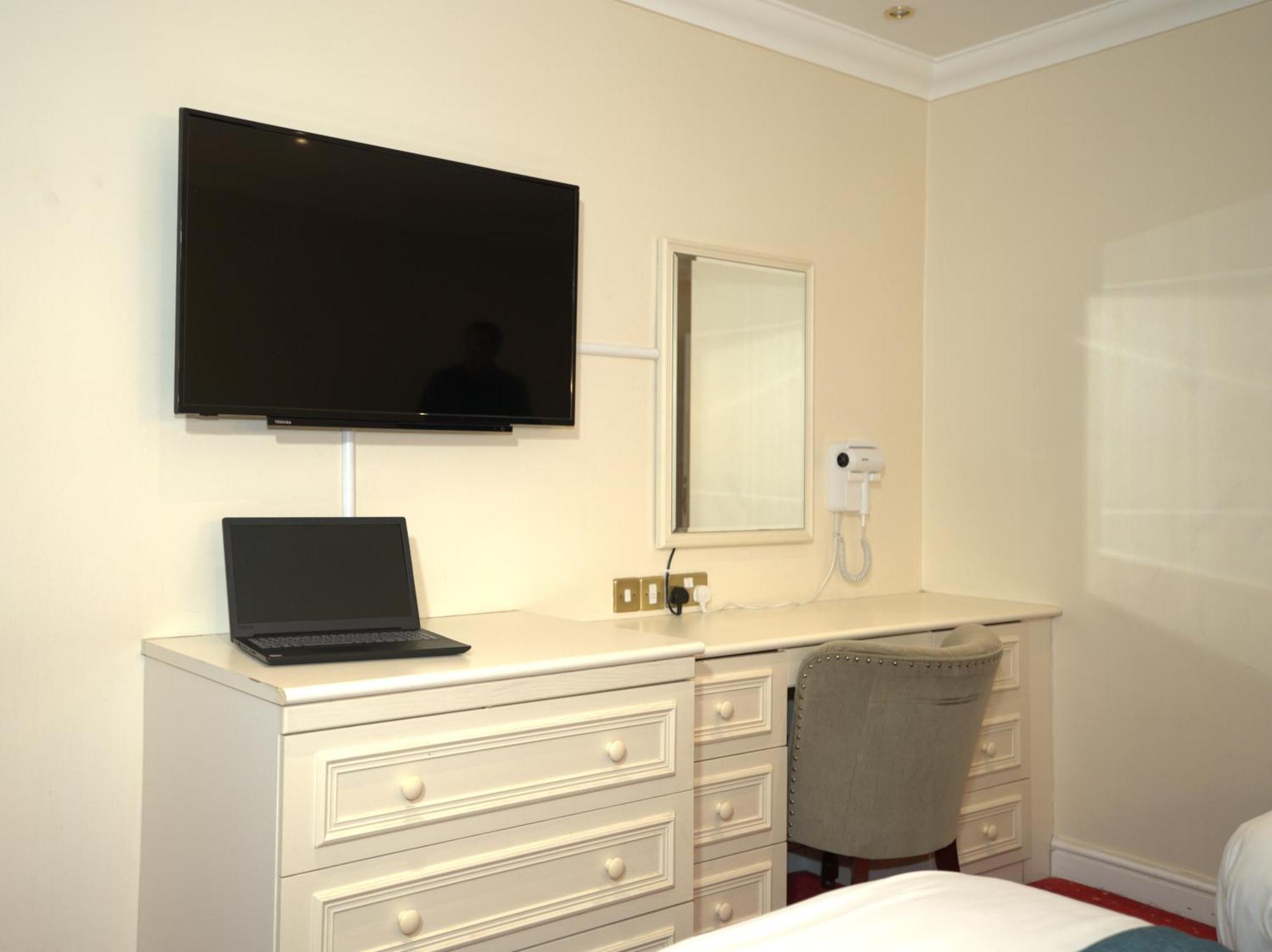 Consort Hotel Rotherham Esterno foto