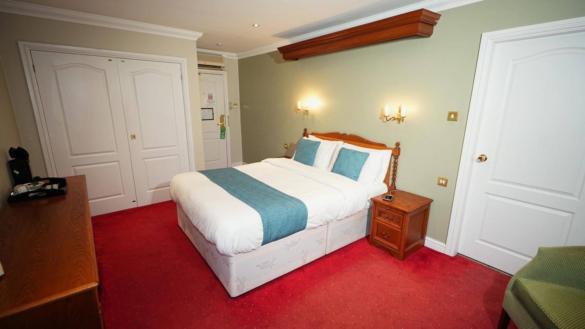 Consort Hotel Rotherham Esterno foto