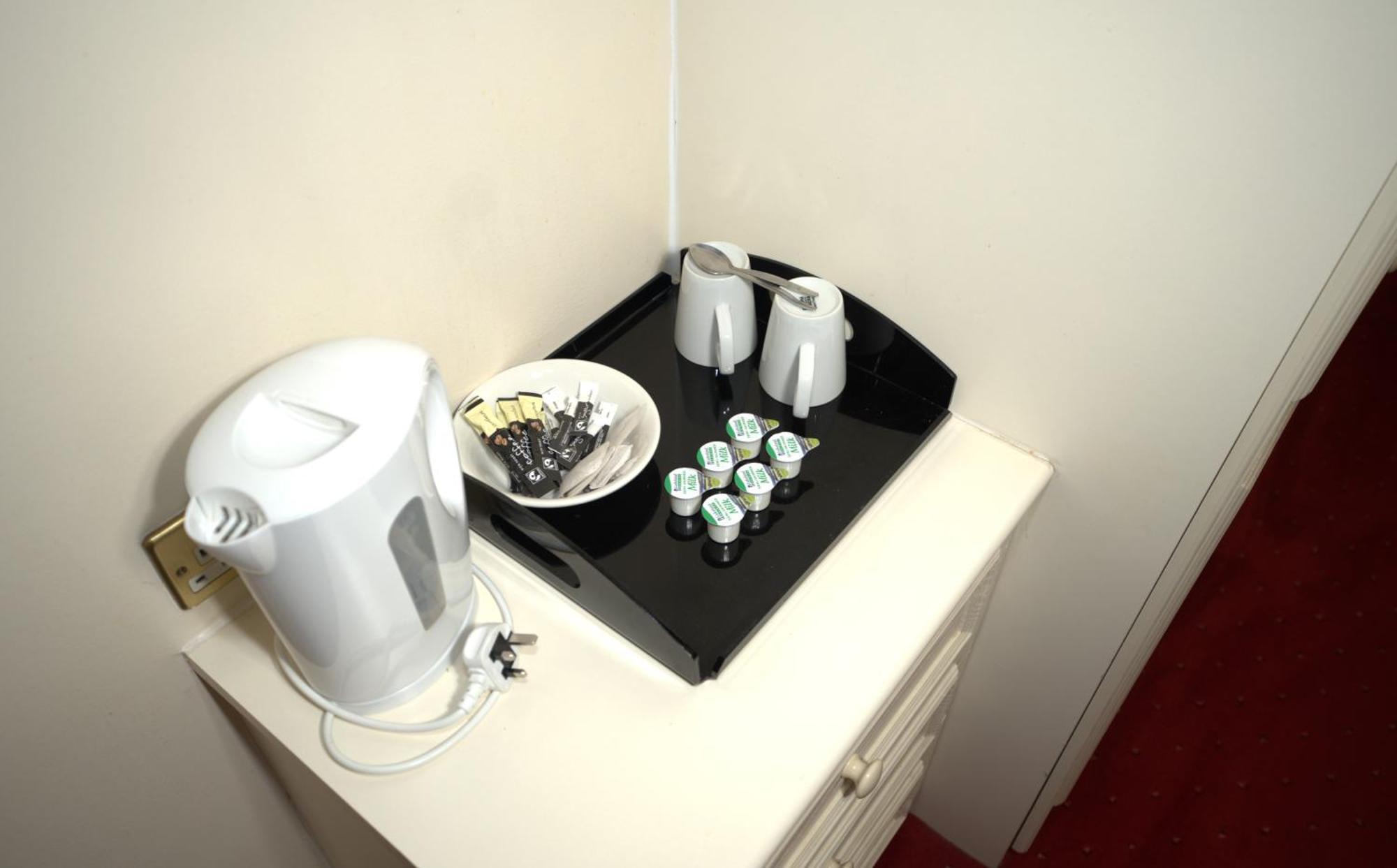 Consort Hotel Rotherham Esterno foto